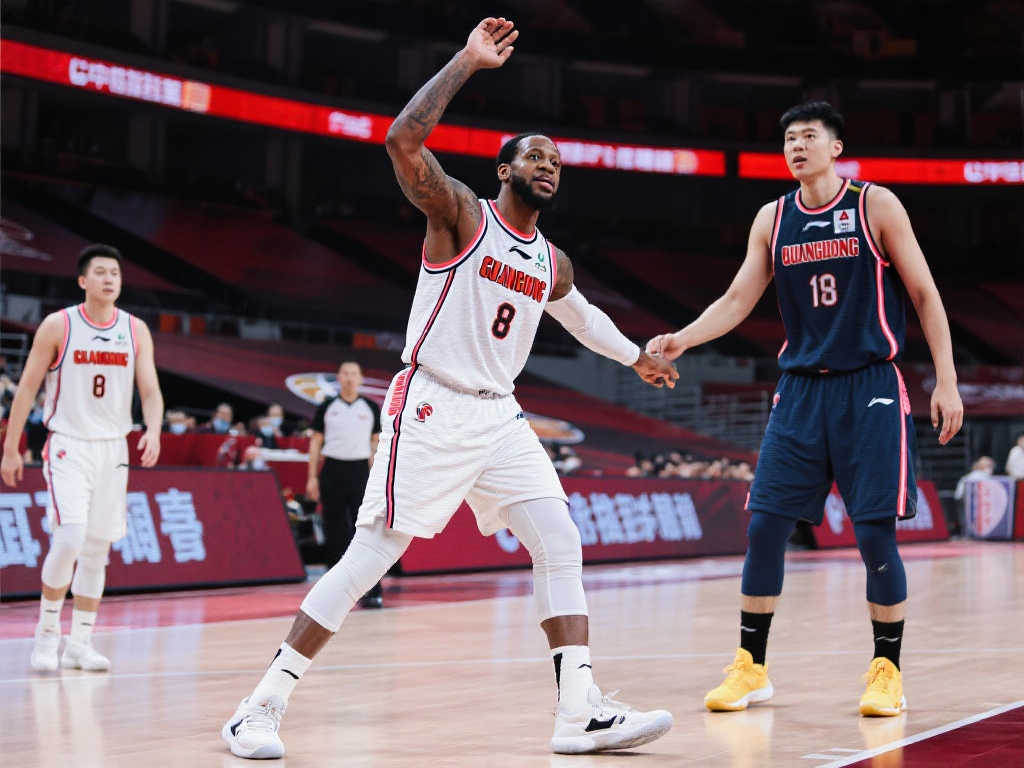 在签名会现 在签名会现